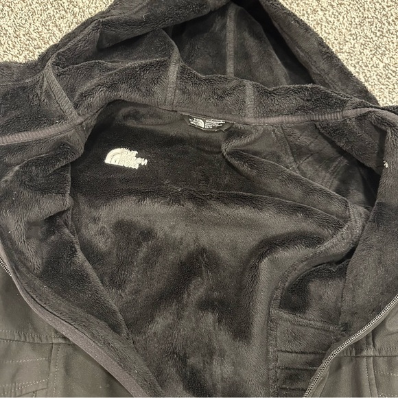 northface jacket with soft fleece lining - Picture 3 of 4